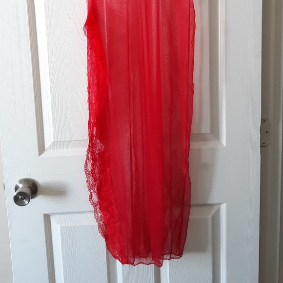 Lingerie - Picture 2 of 7